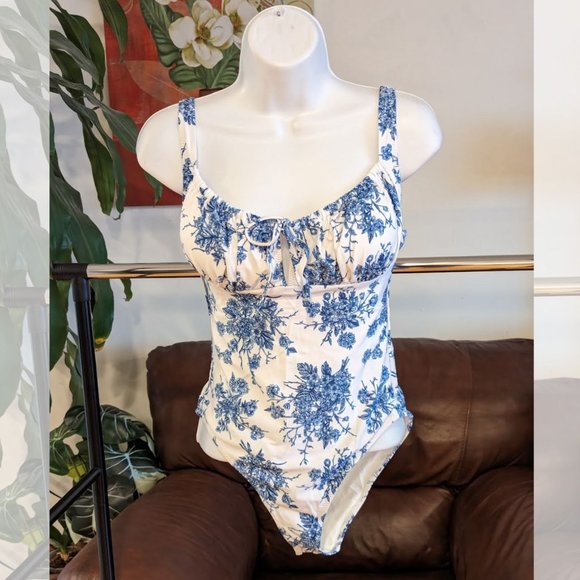 BERLOOK BNWT  Floral One Piece Bikini - Picture 1 of 3